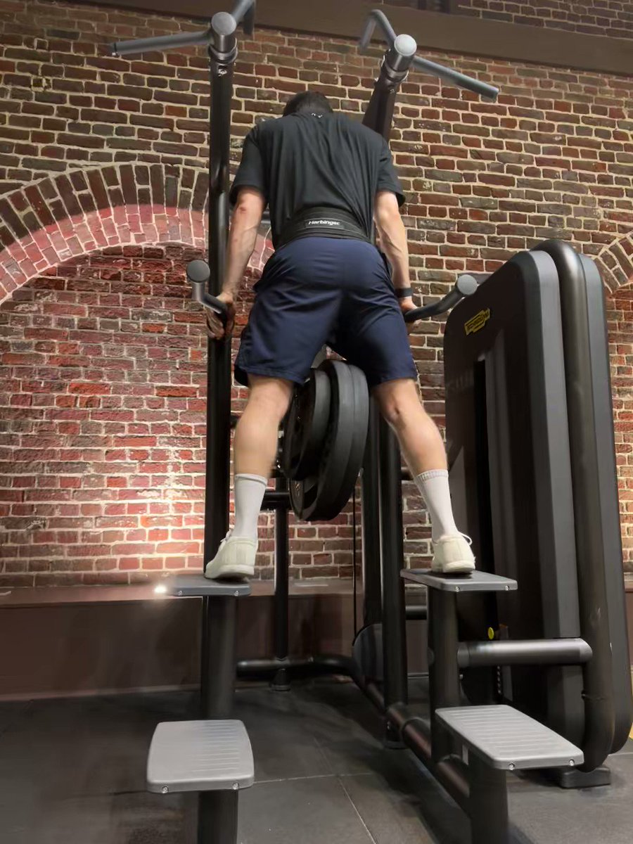 Tom Coppens on Twitter "Want to increase your bench? Do weighted dips