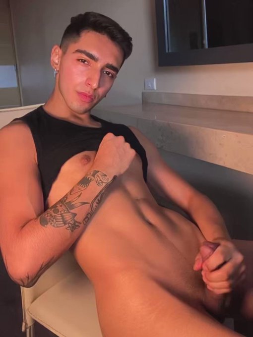 &gt;&gt;&gt; QUIÉN VA A QUERER MI LECHE CALIENTITA? 🔥 grupo Telegram 🔽 https://t.co/bsV9a5bjkf