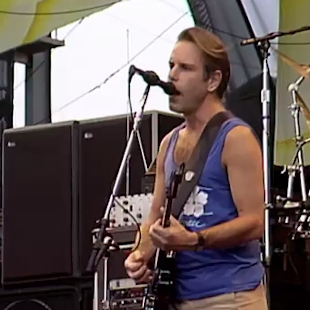 grateful-dead-on-twitter-the-dead-took-the-field-at-sullivan-stadium