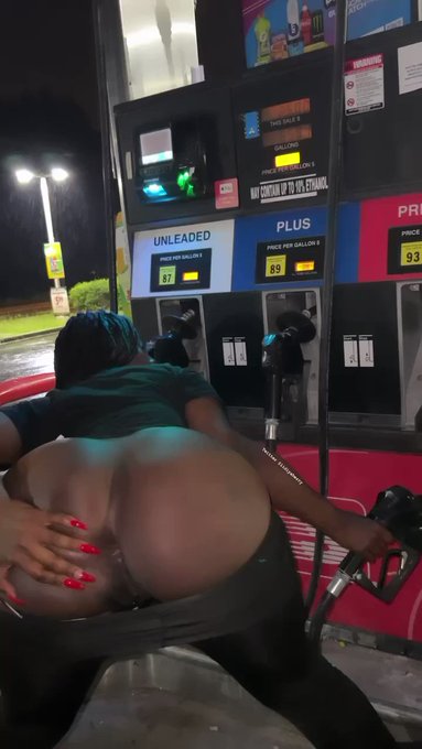 Pumping Gas or Me? ⛽️ https://t.co/aFPx1LeQs1
