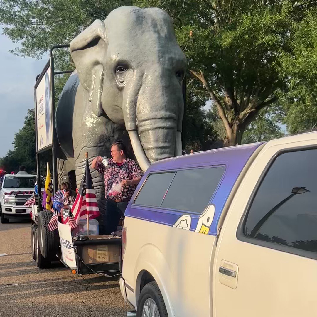 Who knew red, white, and blue could look so good?

Last night, Cher and I kicked off our celebration of America with Peanut at the Kenilworth Independence Day Parade in Baton Rouge. We loved seeing all of our fellow folks out there celebrating Independence Day!… https://t.co/NJfWV46fRe https://t.co/ppdbQkvikF