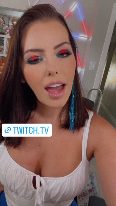 I’m chatting live to AI adriana on @Twitch come check her out!! https://t.co/yBpcC7G2PX https://t.co