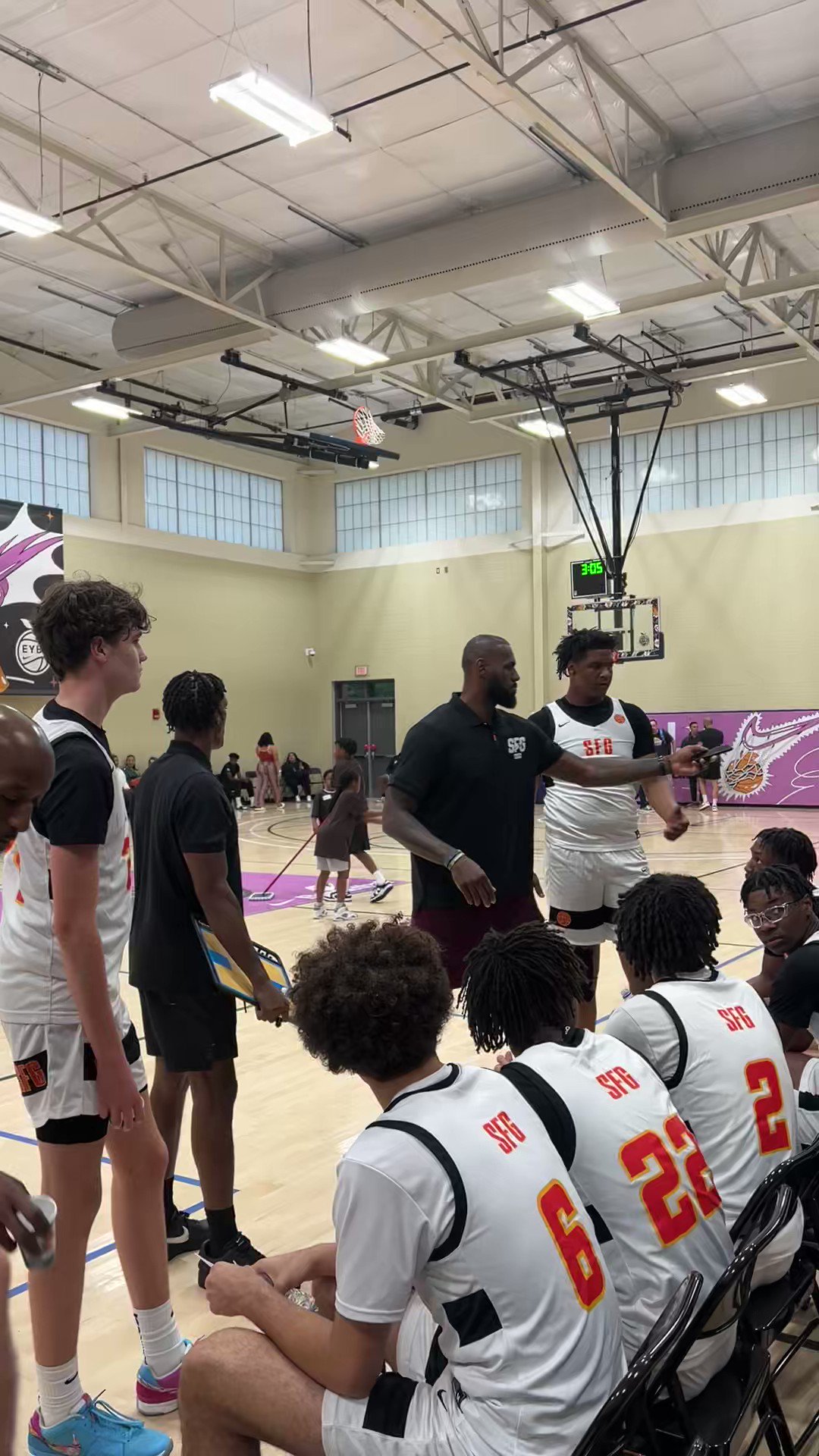 Joe Doerrer on Twitter: "LeBron James pulled up to Peach Jam to coach  Bryce… and brought Rajon Rondo with him to be his assistant! Imagine being  a high school kid being coached