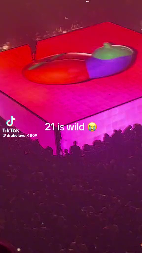 Rap Alert on X: 21 Savage's stage visual during “Peaches & Eggplants.” 😳  #ItsAllABlurTour  / X