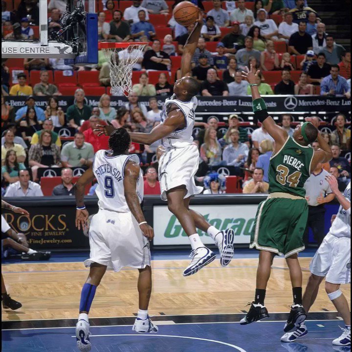 RT @ThrowbackHoops: Dwight Howard with the full extension alley-oop! (2006) https://t.co/al3V3VKSn9