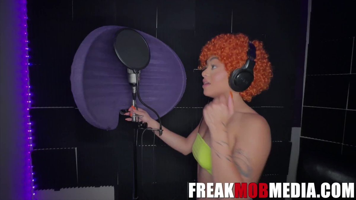 @s3Xnines video Tweet