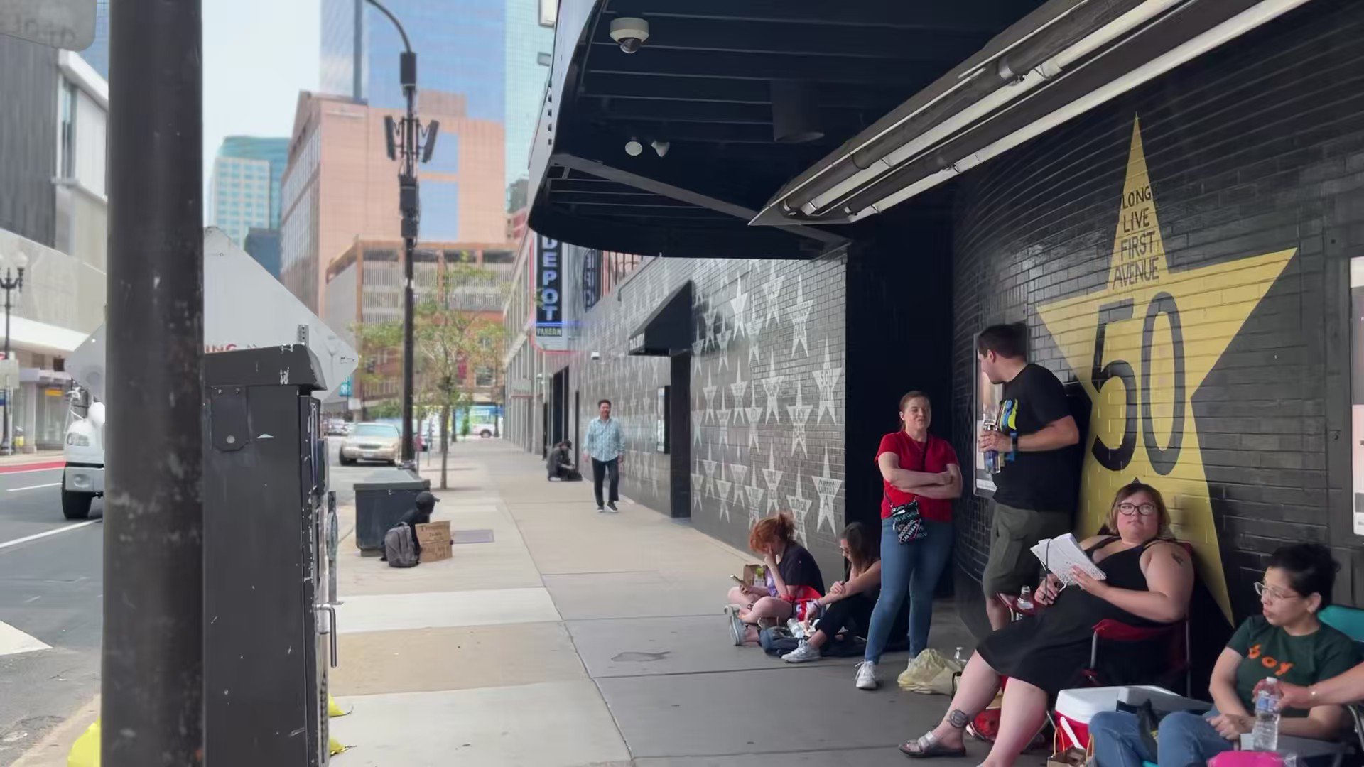 Rebecca Brannon on Twitter "Fans lined up since 9am for The Killers