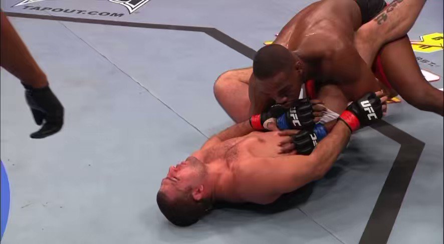 RT @LockInMMA: UFC 128.

Jon Jones Defeats Shogun Hua. https://t.co/CKUl2gQH0r