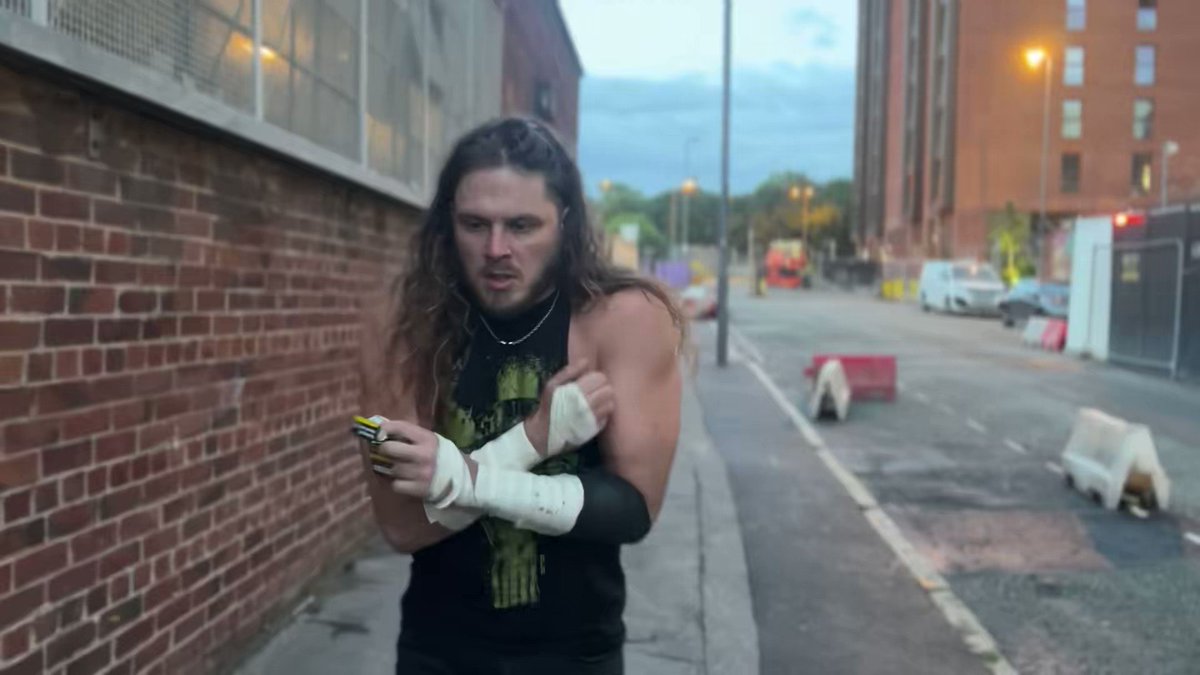 RT @JANELABABY: It’s July and it’s Freezing Cold in England…. https://t.co/D6hRYbGJ4W