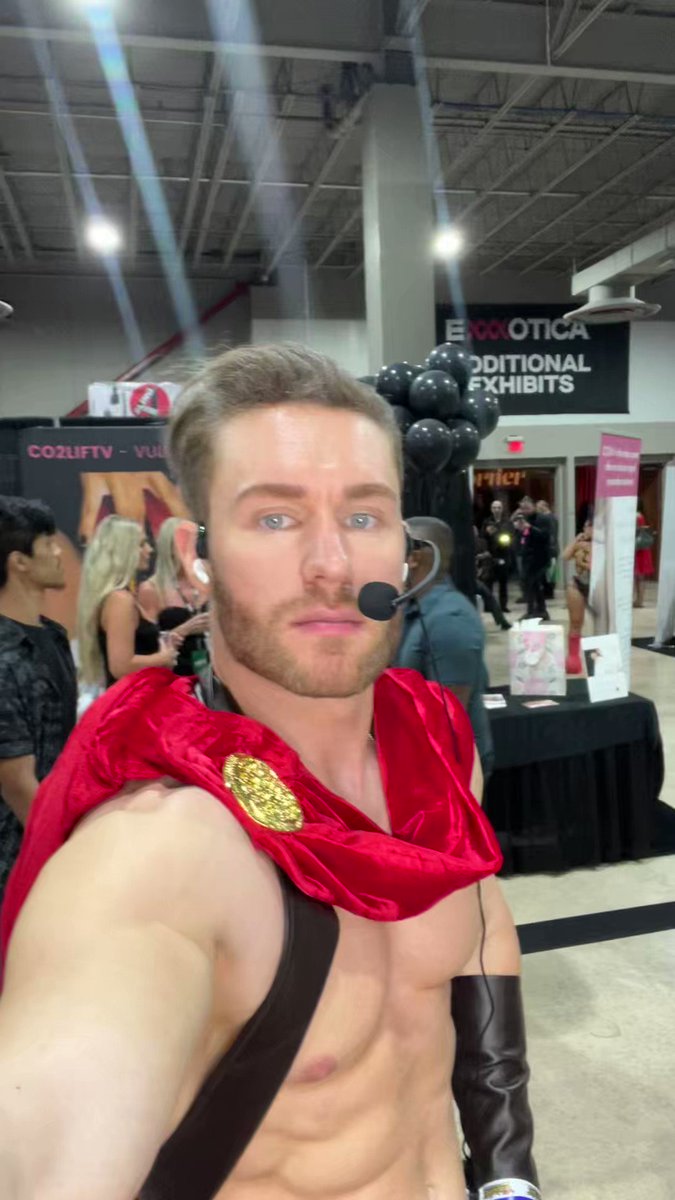 Daddy on Twitter now! exxxotica MIAMI!