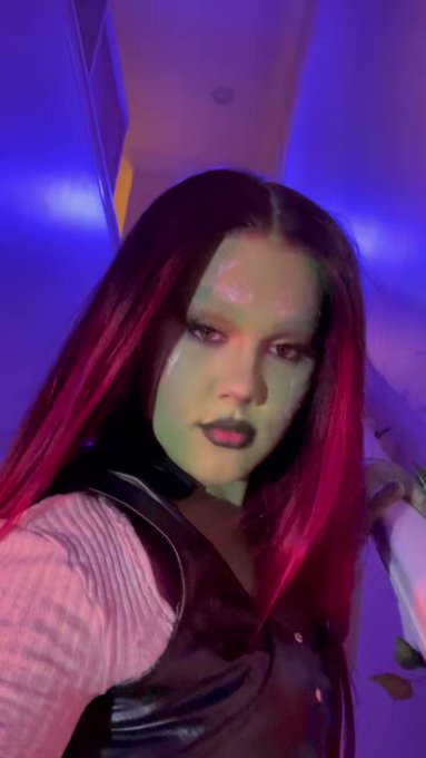 i&rsquo;ve had my Gamora cosplay sitting in the back of my camera roll forever 😭😭  do you want to see?  https://t