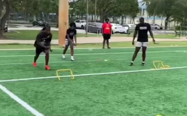 RT @DailyBroncos: Jerry Jeudy is the best route runner in the NFL https://t.co/Aov9iCgW31