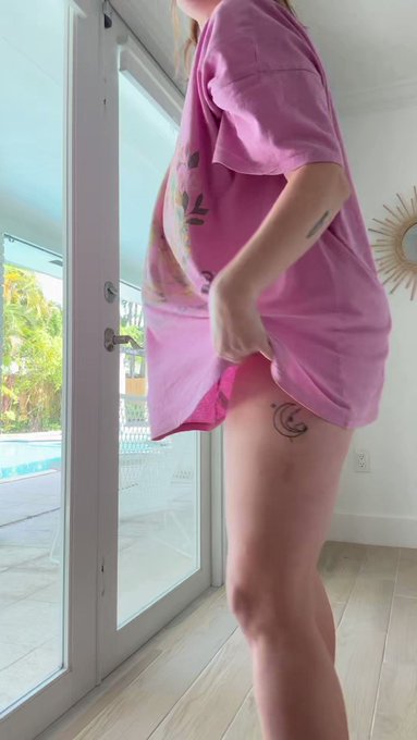 #nakedneighbor https://t.co/rbjpO94b5t<a href="/tag/nakedneighbor"class="tags">#nakedneighbor</a>