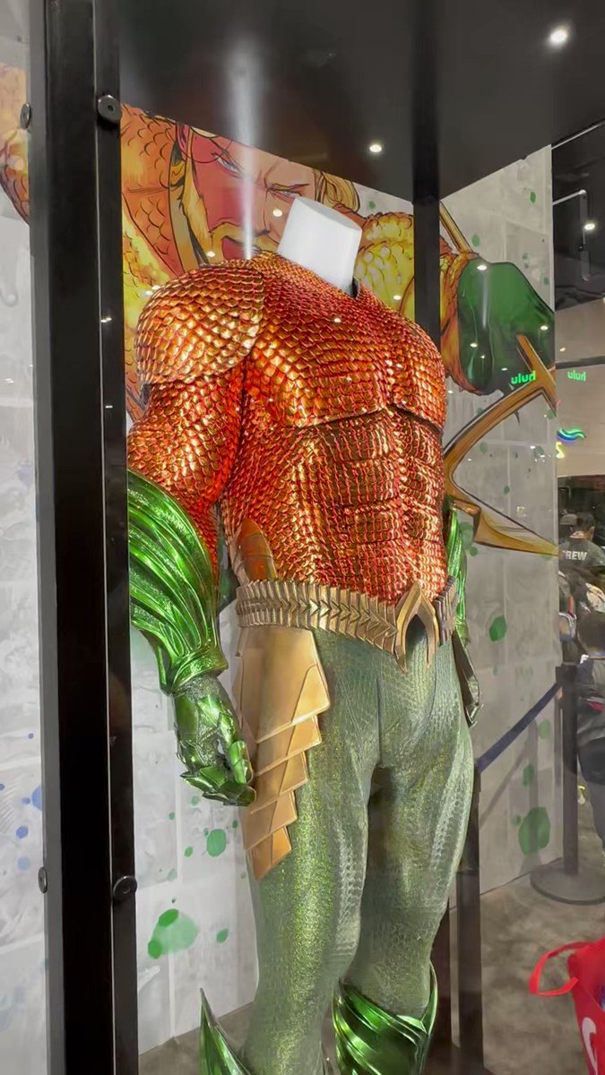 RT @THR: Jason Momoa’s #Aquaman2 suit at #SDCC2023 https://t.co/wPNZRYYmGZ