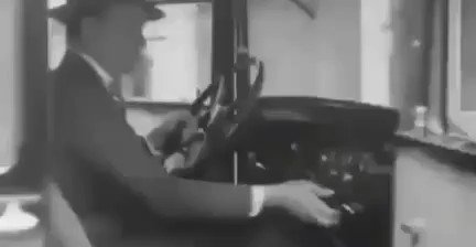 RT @TedLogan1010: What’s up @Tesla?
Where’s my rear wheel? Lol
Get with the times dudes. https://t.co/7AHsnkfAEe