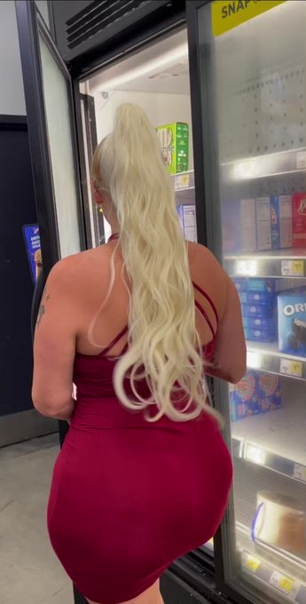 Can you believe they dared me to do this in Walmart?? https://t.co/VbXJkP3Acz