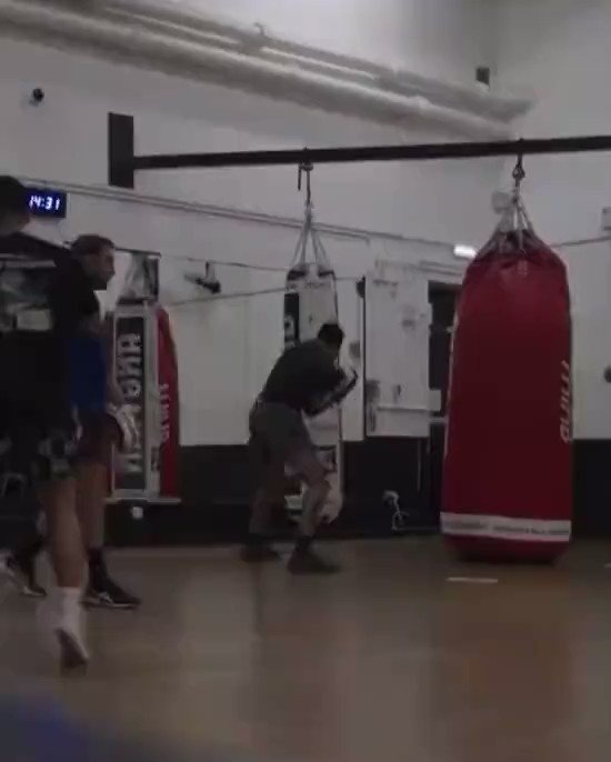 [花邊] Jordan Poole 接受拳擊訓練