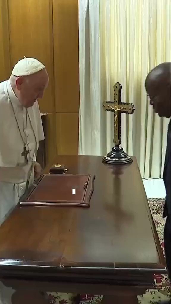 RT @africagoldagen2: President Akufo-Addo meets  Pope Francis in the Vatican City, Rome. Hummmm
 https://t.co/446FP0JcGA
