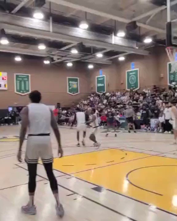 RT @DailyLoud: Kyrie Irving in his Drew League debut https://t.co/EVk73hYRG6