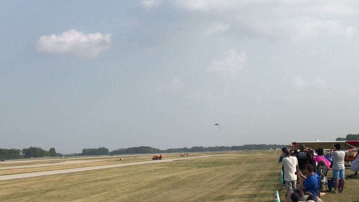 RT @EAA: Welcome to Oshkosh, Raptors! #OSH23 https://t.co/PZSmSFOmen