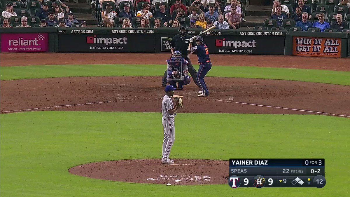 RT @astros: HOUSTON, WE HAVE A WALKOFF!
#Ready2Reign x @CapitalOne https://t.co/NDBbkLWQUo