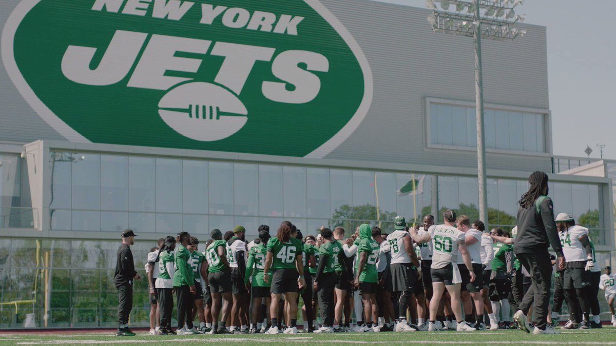 RT @HBO: Back on the field.
Two weeks until #HardKnocks premieres August 8 on @StreamOnMax. https://t.co/cGcvx9hzad
