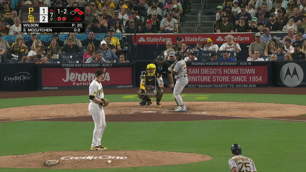 San Diego Padres on X: Hug me brotha!!! #BringTheGold