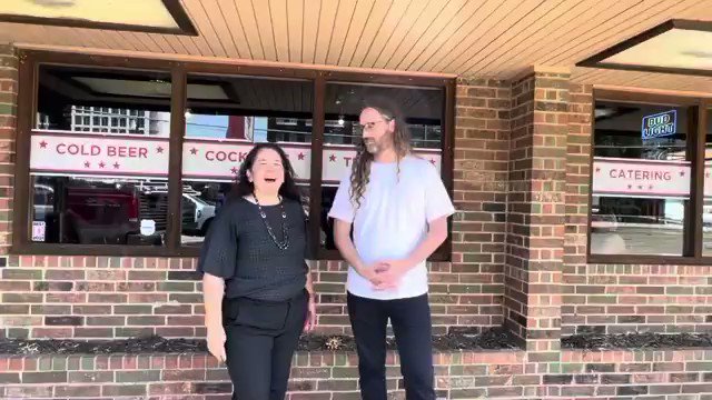 Can’t leave Dallas without stopping for BBQ! Met with Ferris Wheelers Backyard & BBQ owner Brandon Hays to discuss how SBA programs helped his business during the pandemic. https://t.co/Go7Hw5FYRQ