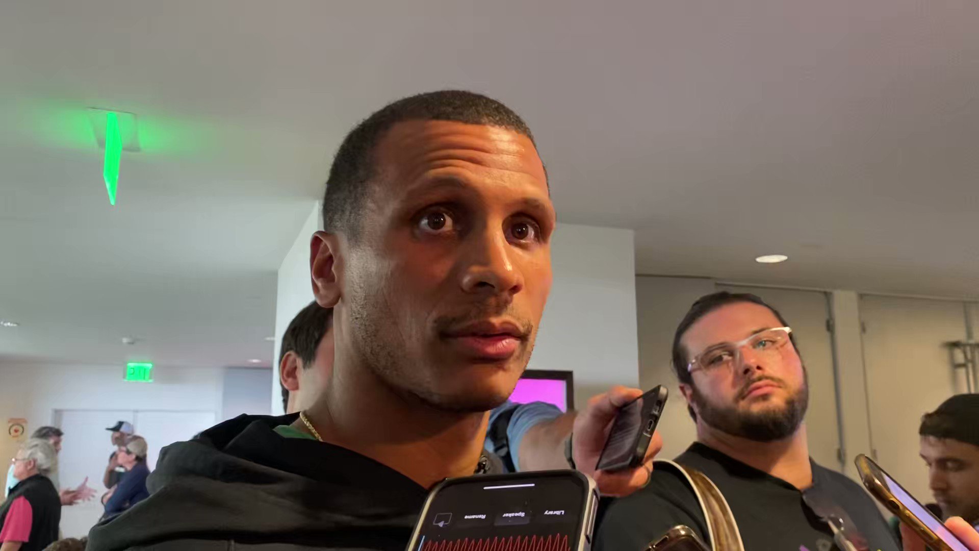 [情報] Derrick White 將會是青賽的先發控球