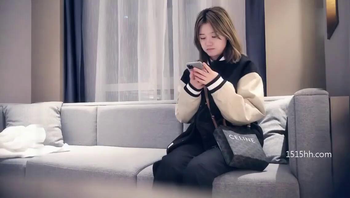 精品探花:
《甜美学妹》
甜美可爱的纹身学妹 好像第一次下海 很拘谨老实 最后竟然哭了 (害 感慨一下) 说真的 真的好看的 长相甜美 皮肤白嫩 身材又好 可惜了 结束后 探花男 对镜头说 自己不敢太用力🤨
投稿💌
#日理万姬