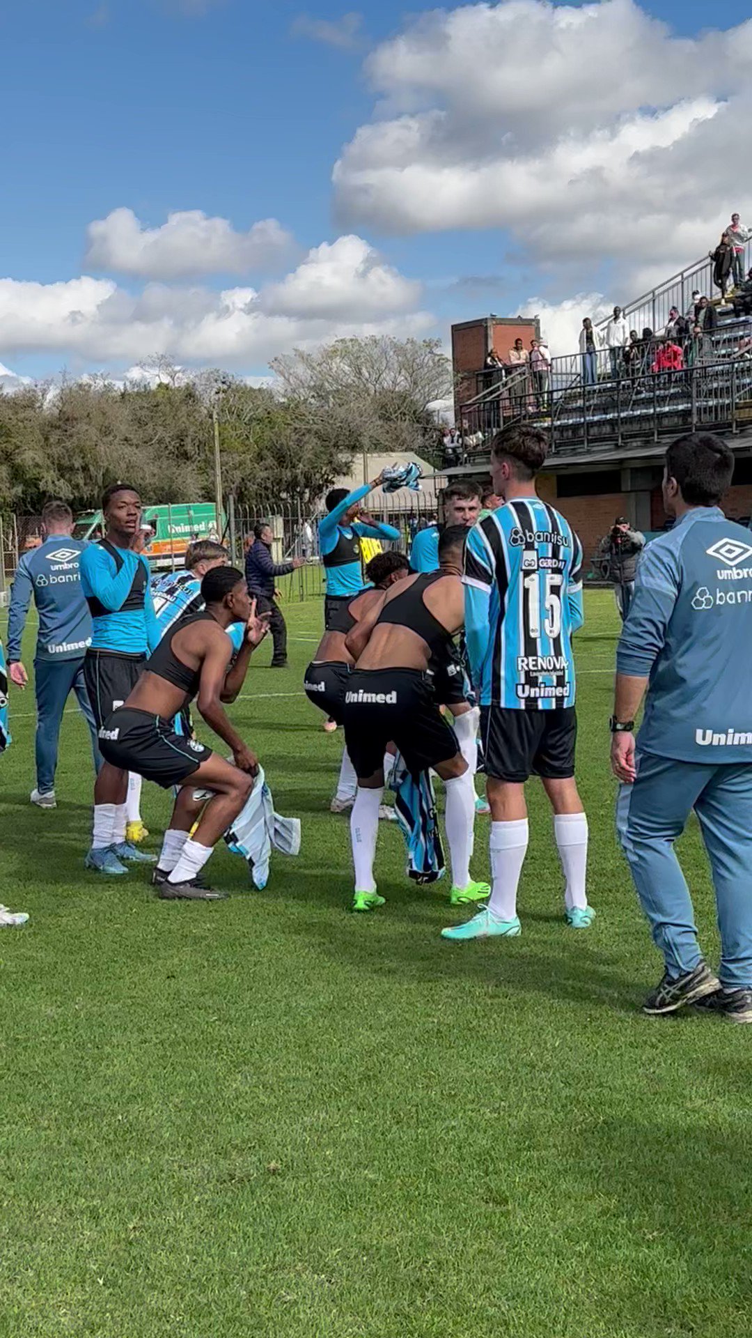 Grêmio FBPA on X: O atacante Wesley é cria da base desde a @escgremiofbpa  e estendeu seu vínculo até o final de 2023. Está no elenco que disputa o  #BrasileirãoSUB20. Nome completo