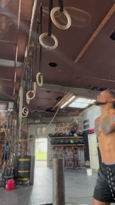 Started a new thing 🌟 https://t.co/JupypyPinC