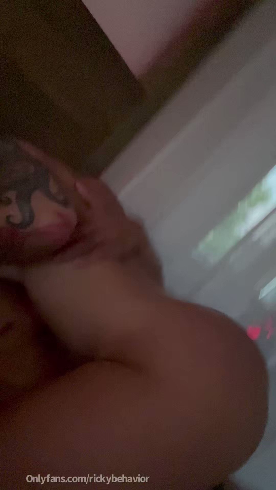 @showputaria1s video Tweet