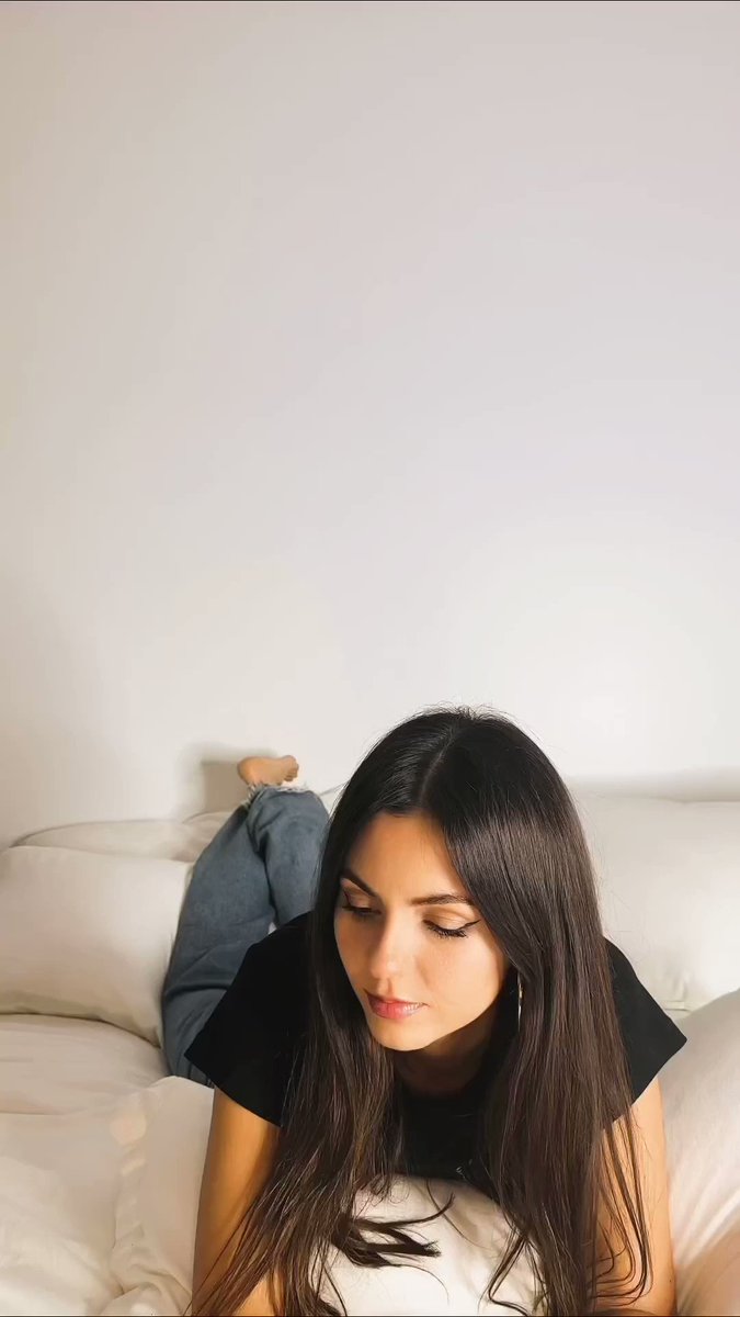 VIPAccessEXCLUSIVE: The Vivacious Victoria Justice Says Hello Exclusively To Alexisjoyvipaccess! - ALEXISJOYVIPACCESS