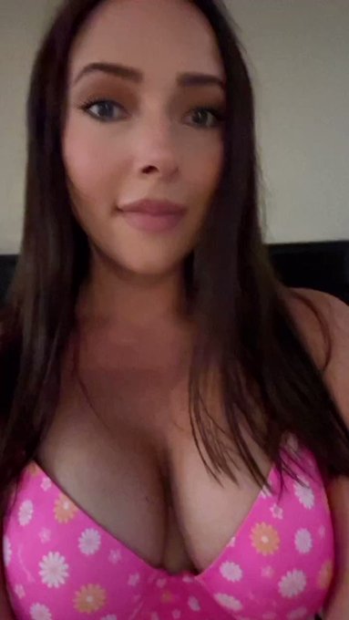 Hi my loves! Summer is officially over! I’m available for video chats and more! I’m on https://t.co/46UmmHQi31<a href="/tag/mvsales"class="tags"><span>&#35;mvsales</span></a>