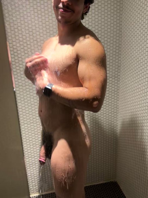 will be in PORTLAND tomorrow if you wanna book some time with me ?? https://t.co/L41Fb6otgm
