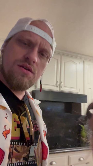 I CANT STOP LAUGHING 😂🤣 https://t.co/BjBu1SVEJ5 has all the good stuff 🔥🪄😉🌮💦🎬  IG: Mikaloveyoulongtimeshow<a href="/tag/eminem"class="tags"><span>#eminem</span></a>