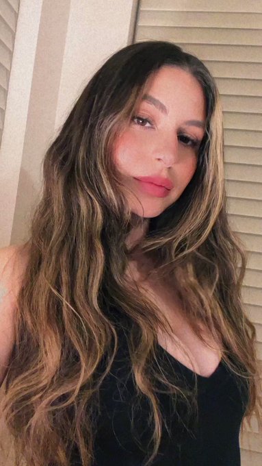 I don&rsquo;t think I&rsquo;ve ever posted here with my natural hair 😝 https://t.co/W949EOxBts