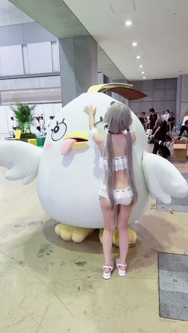 コスプレイヤーやもはちこのTwitter動画1