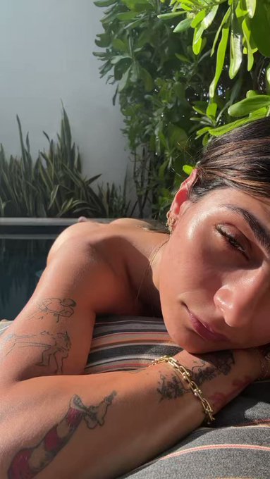 giving marriage advice on my https://t.co/RtCTb03FMY, don’t miss out https://t.co/tn9tcIk5tE<a href="/tag/oppenheimer"class="tags"><span>&#35;oppenheimer</span></a>