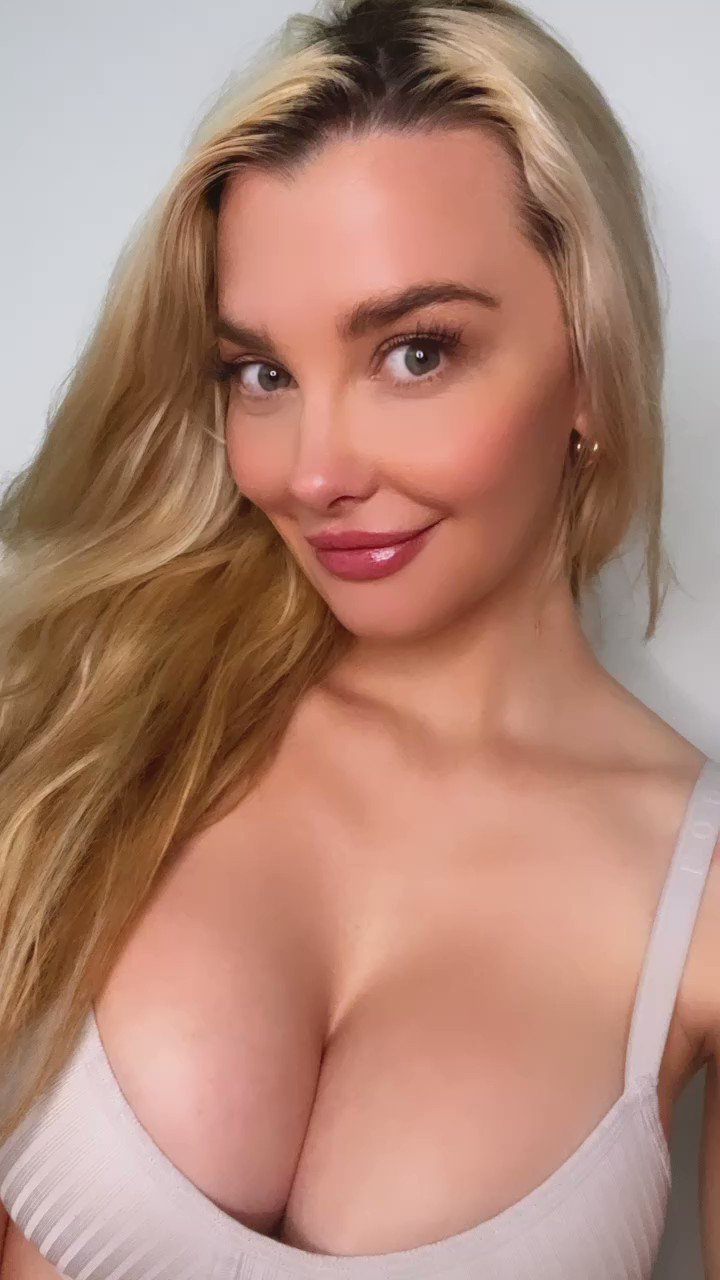@emilysearss video Tweet