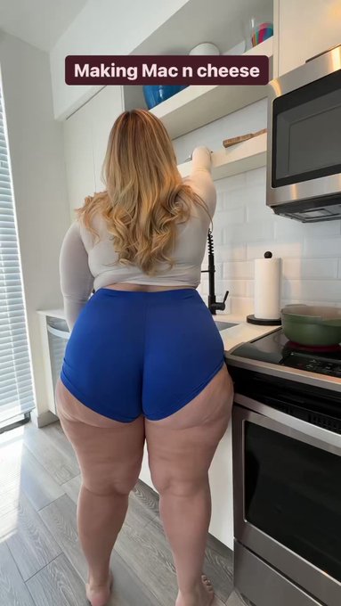 make mac n cheese with me 👩🏼&zwj;🍳 https://t.co/cJVoNeqsUF
