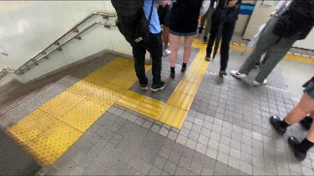 トイレ盗撮バレ 