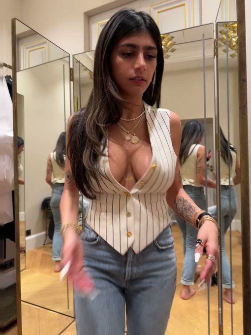 Schiaparelli and Sheytan on the body (and silicone) https://t.co/vVIBPl1kzd