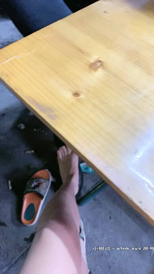 🌺户外勾引系列 NO:037🌺
极品户外一姐戴着跳蛋勾搭吃宵夜小哥哥打炮,一路潮吹喷水情趣制服在酒吧厕所开战
投稿💌: