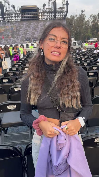 Eras tour ??? https://t.co/TuQqdr7wCN