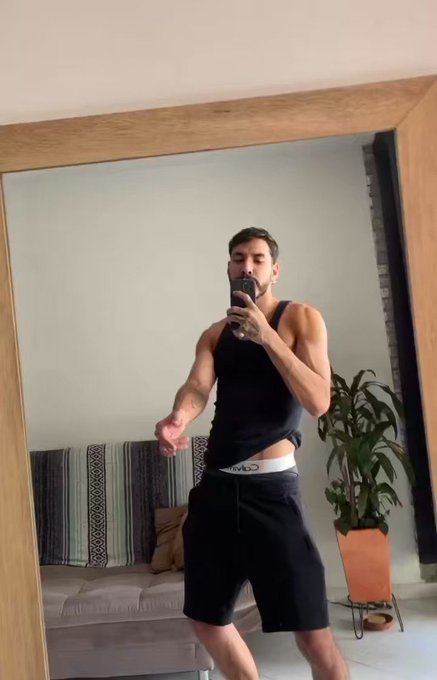 Un perreito o que ? https://t.co/9K7RYecYuh