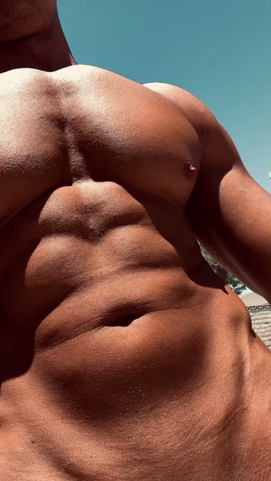 Retweet if you 🤍 a chiseled man ⛏️😉 https://t.co/ZQ8r1lZv8p