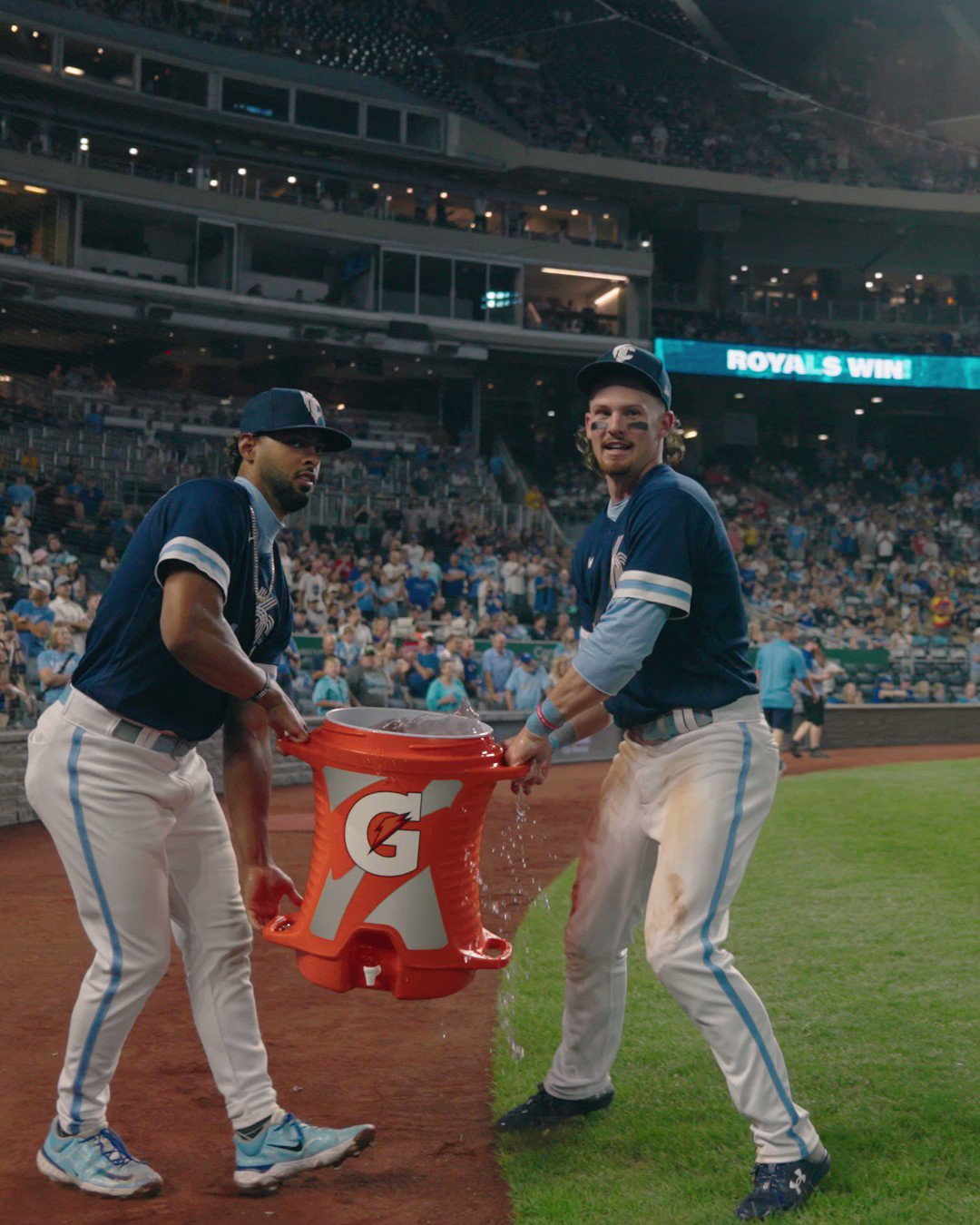 Kansas City Royals on X: September skies. #WelcomeToTheCity https