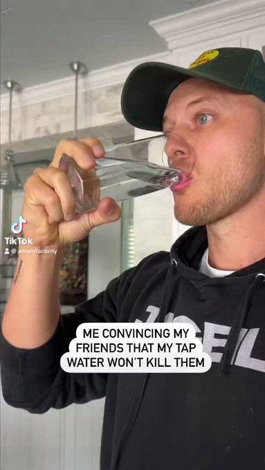 That’s some high quality H2O💧😈 https://t.co/o5K1HbCIH1<a href="/tag/colorado"class="tags"><span>&#35;colorado</span></a><a href="/tag/dogs"class="tags"><span>&#35;dogs</span></a><a href="/tag/snowstorm"class="tags"><span>&#35;snowstorm</span></a>